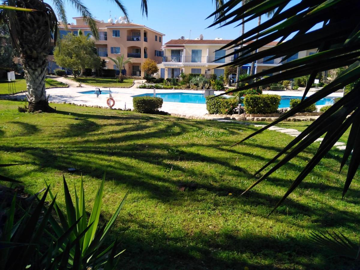 Paradise Gardens II Anastasia Apartment Paphos Bagian luar foto